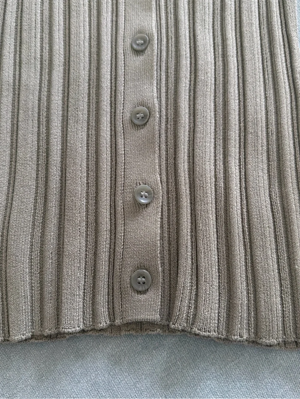 Ribbed Button-Front Collared Cardigan - Picture 3 of 3
